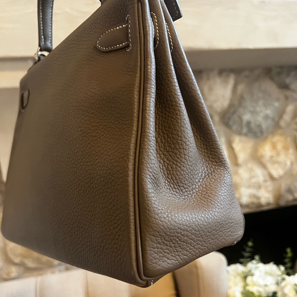 ❌SOLD❌Kelly 28 Etoupe with PHW 
Togo leather Stamp R Square 2014 - Picture 9 of 16